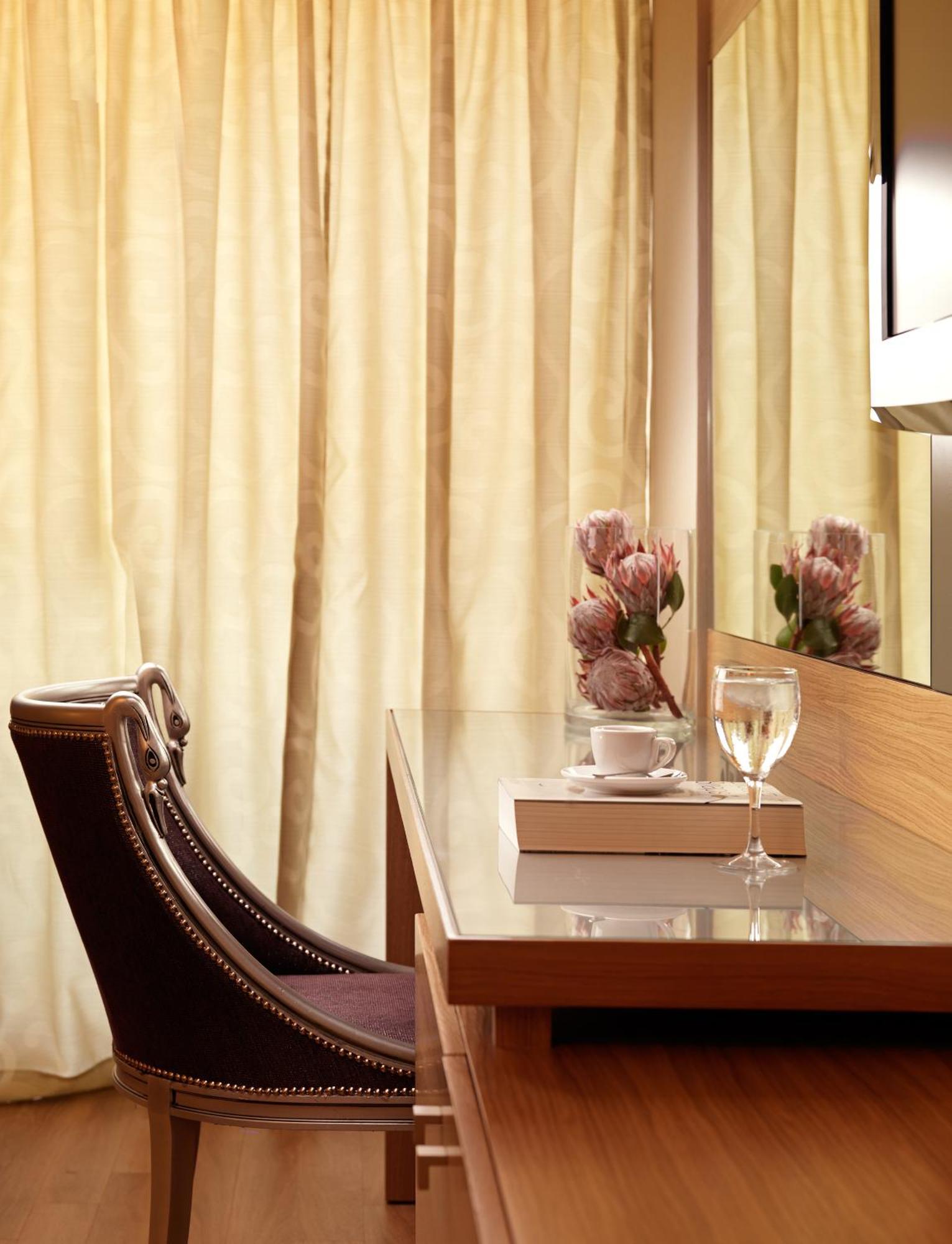 Superior Room Acropolis View
