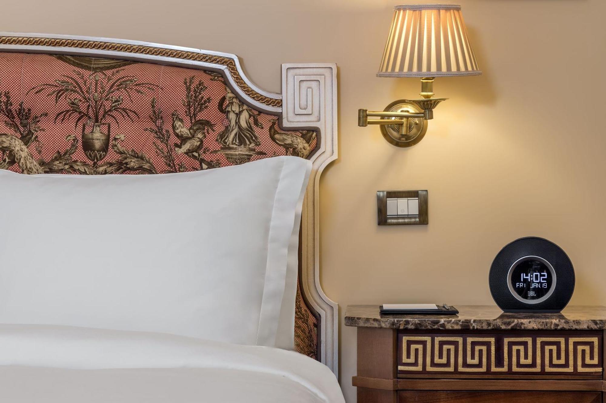Deluxe Acropolis Guest room 1 King City view High Floor
