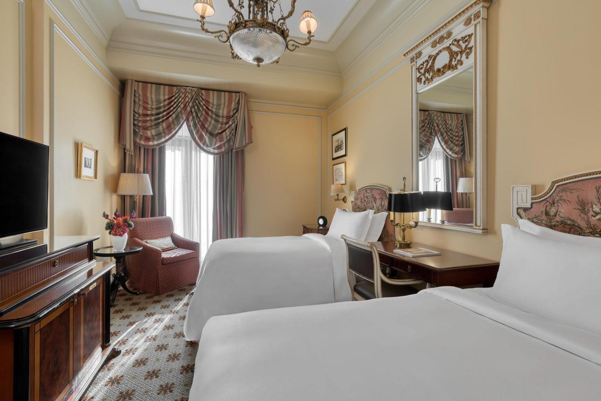 Deluxe Acropolis Guest room 2 Twin or Single Beds City view