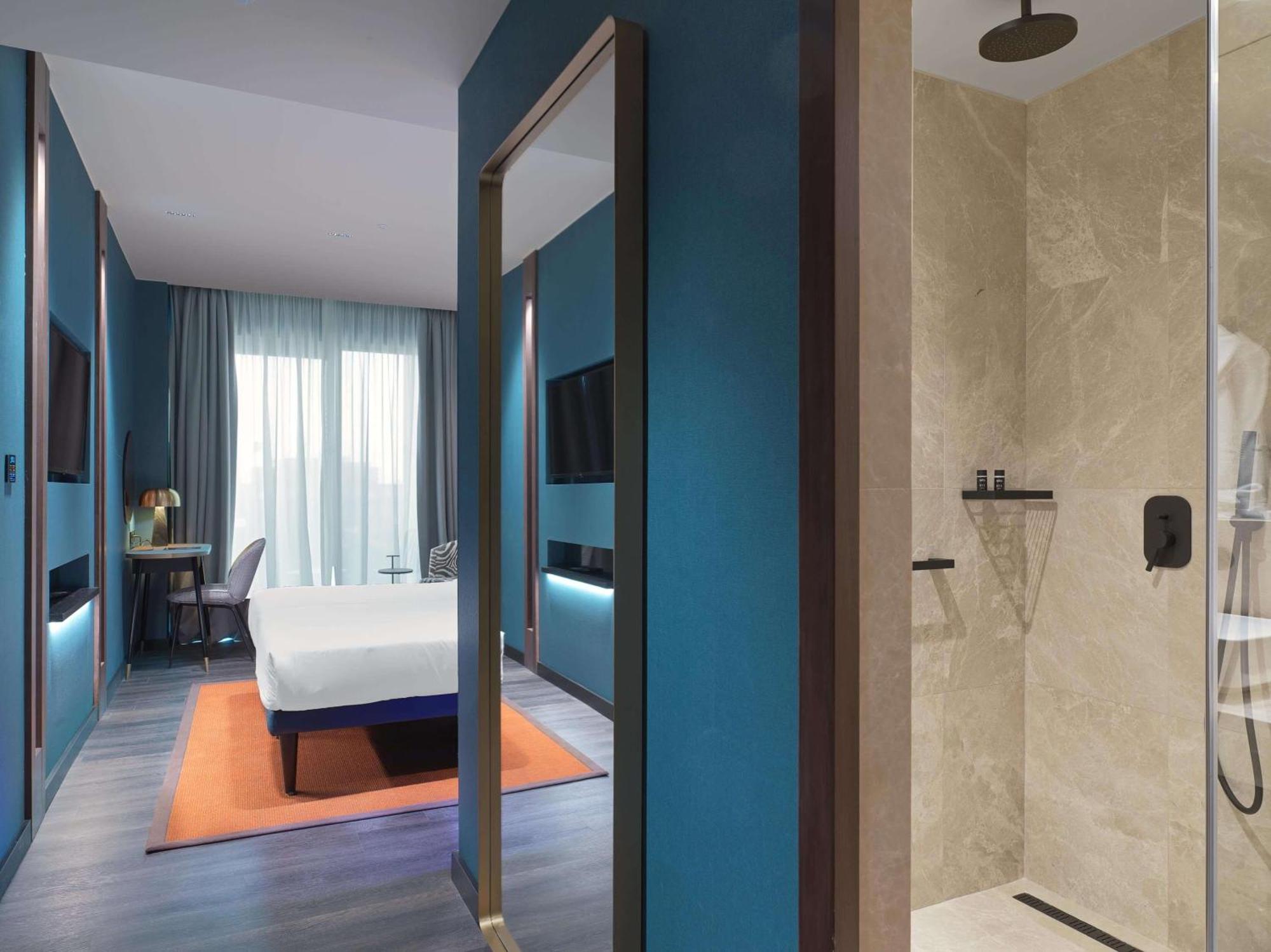 Deluxe Acropolis Room Lounge Access