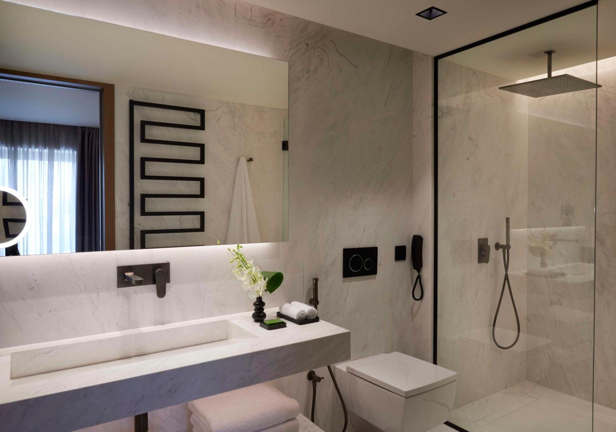 One Bedroom Suite Urban View