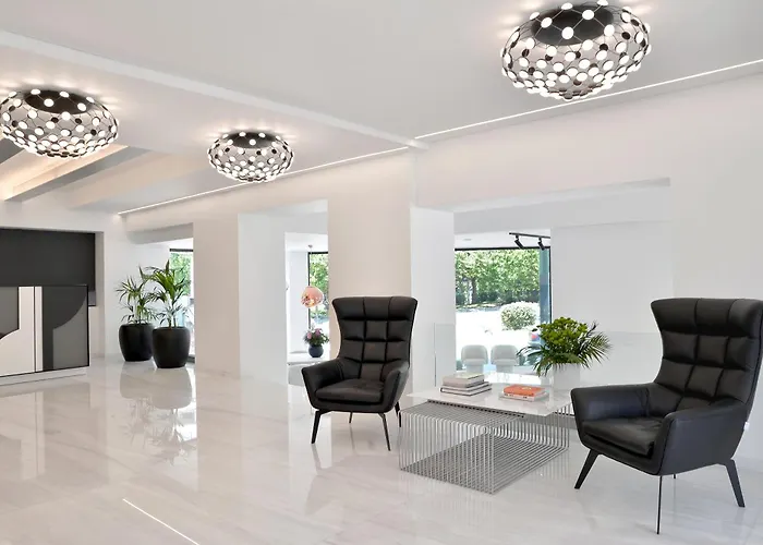The Athenaeum Luxury Hotel